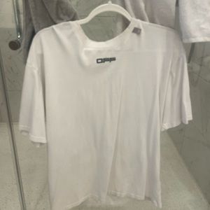 Off white t shirt brand new never worn